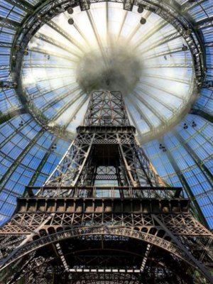 La Torre Eiffel se convierte en una magnífica pasarela