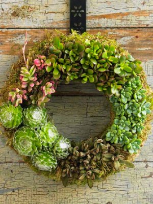 [VIDEO] ¡Aún estás a tiempo! Aprende a hacer tu propia corona de Navidad