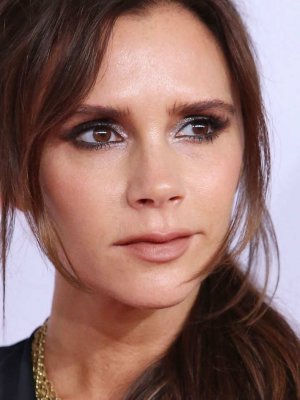 Cómo lograr que el maquillaje de ojos en negro te dure más