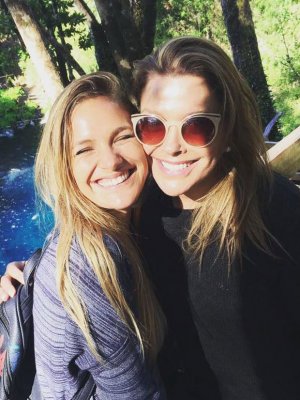 [GALERÍA] Las soleadas vacaciones de Mayte Rodríguez y Carolina Arregui