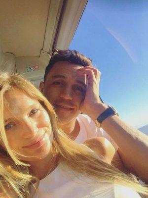 Así son las lujosas vacaciones de Mayte Rodríguez y Alexis Sánchez