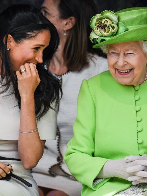 El increíble gesto de la reina Isabel II con la mamá de Meghan