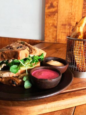 Sandwichería chilena crea el primer sándwich en Pan de Pascua