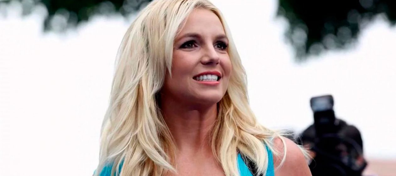 ¡Se arrepintió! Britney Spears es rubia otra vez