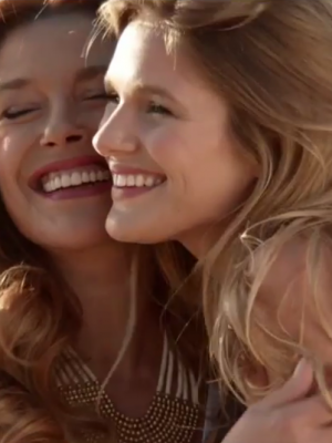 Mayte Rodríguez reveló inédita fotografía de infancia junto a Carolina Arregui