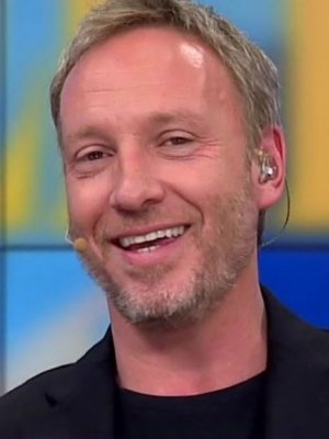 Ahora puedes almorzar con Martín Cárcamo desde la cuarentena