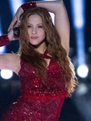 Shakira anunció que su empresa de perfumes fabricará alcohol gel