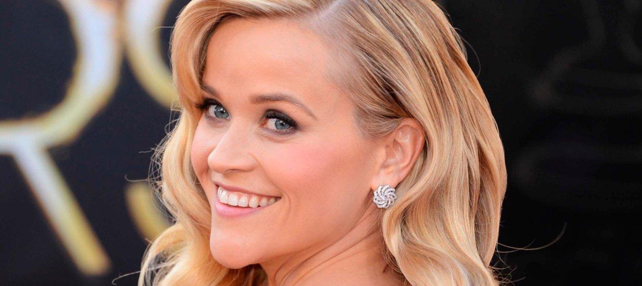 Reese Witherspoon celebra en TikTok el debut musical de su hijo