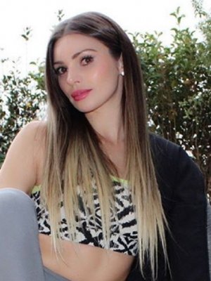 Faloon Larraguibel se gastó su 10% en ropa: “Me lo merezco”