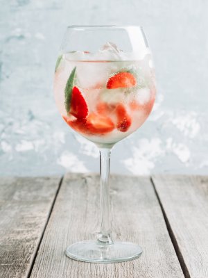 ¿Fanática del Gin? Dos cócteles imperdibles para refrescar tu primavera