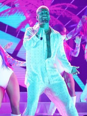 Maluma cautivó con la presentación de “Hawái” en los Latin Billboard 2020 Maluma cautivó con la presentación de “Hawái” en los Latin Billboard 2020