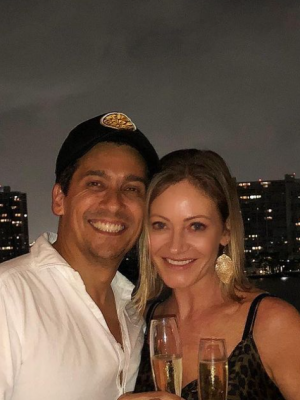 Marcela Vacarezza y Rafael Araneda celebraron navidad anticipada junto a sus amigos en Miami