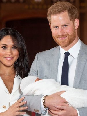 Meghan Markle y el príncipe Harry revelaron postal navideña y evidenciaron lo grande que está Archie