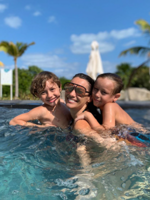 Pampita muestra cómo se mantiene en contacto con sus hijos en medio de su cuarentena