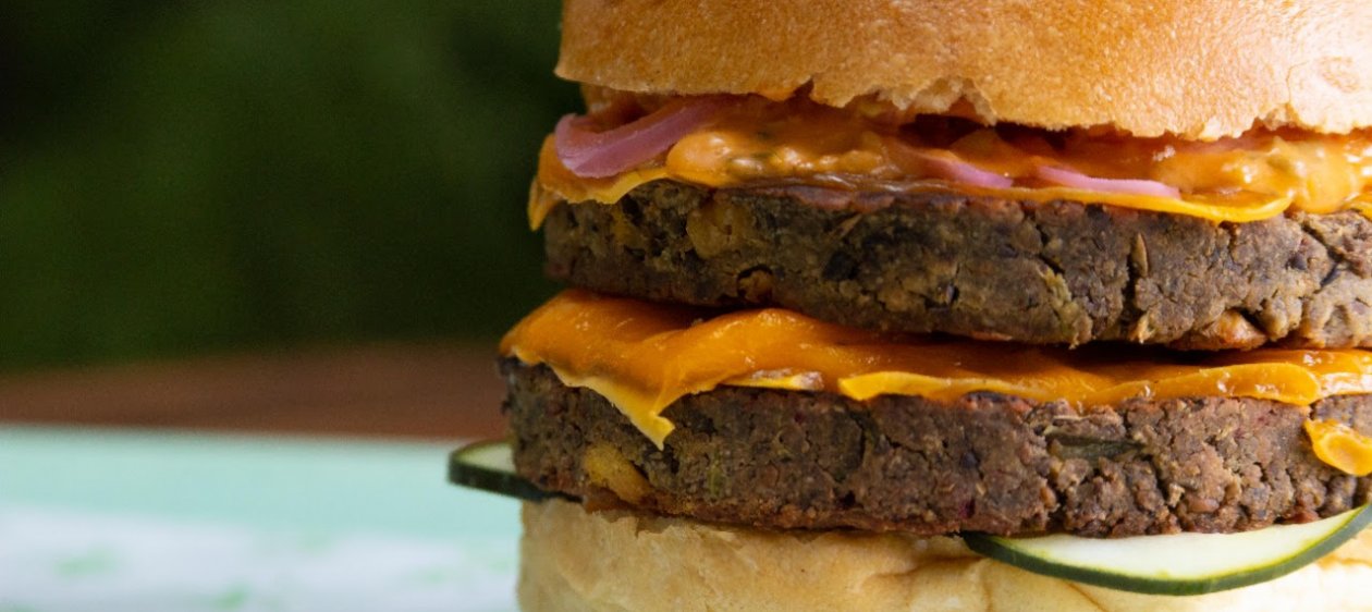 La hamburguesa vegana que no tiene nada que envidiar al clásico Big M@c