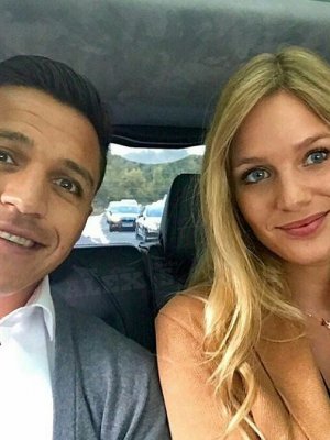 Aseguran que Mayte Rodríguez y Alexis Sánchez siguen en contacto