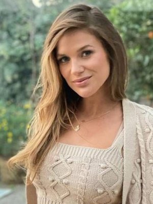 Mayte Rodríguez inauguró la temporada de piscina luciendo su pancita de embarazo