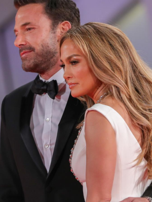 Jennifer López y Ben Affleck desmienten rumores de separación con romántica fotografía