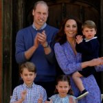 Príncipe William y Kate Middleton lucieron sonrientes durante el primer día de clases en el nuevo colegio de sus hijos