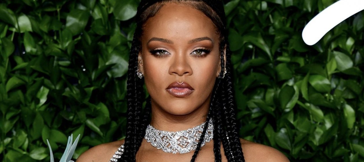 Volverá a sacar música: Rihanna es captada de camino a estudio de grabación