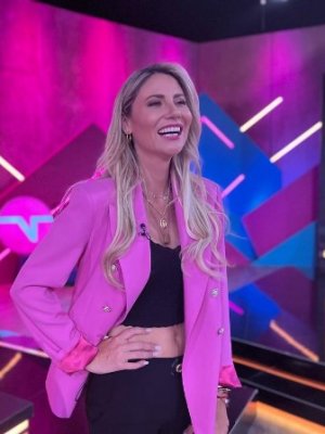 Gissela Gallardo debutó con éxito como periodista de televisión