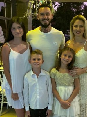 Hijos de Mauricio Pinilla se quitan su apellido en redes sociales