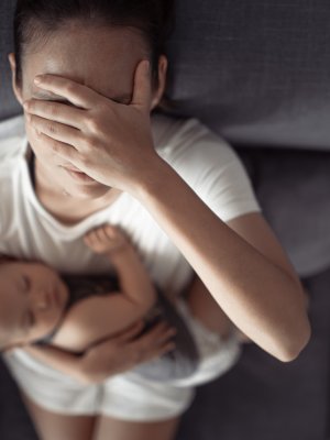 ¿Qué es el “baby blues” o tristeza postparto?