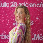 6 atuendos de Barbie que Margot Robbie ha recreado a la perfección