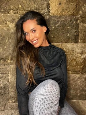 Vale Roth lanza dura advertencia a quienes le envían mensajes criticando su maternidad