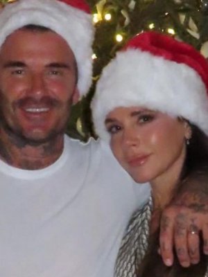¡Santa llegó antes! Victoria y David Beckham compartieron su postal navideña