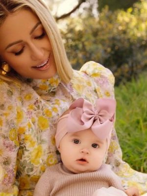 Paris Hilton mostró por primera vez el rostro de su bebé