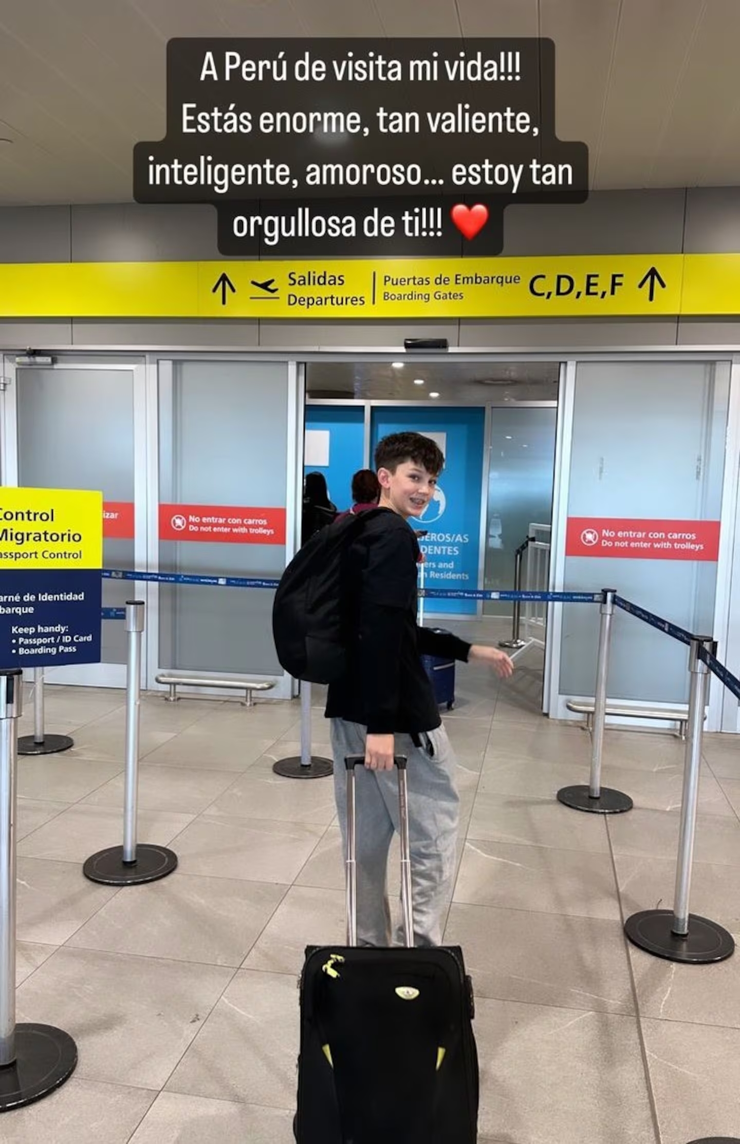 Noah en el aeropuerto rumbo a Perú