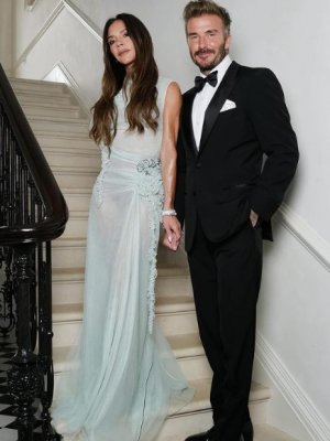 Los Beckham celebran 25 años de matrimonio con el mismo look de su boda