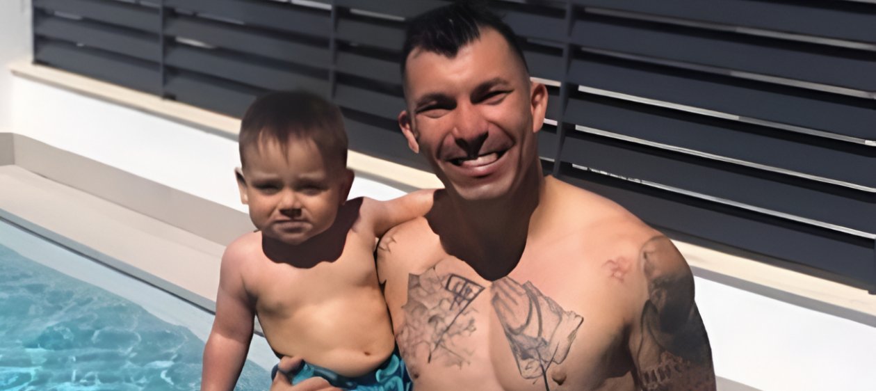 Hijo de Gary Medel y Cristina Morales fue operado: 