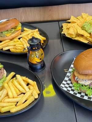 Nuevo boom gastronómico: influencia mexicana transforma las hamburguesas en Chile