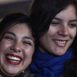 Karol Cariola compartió tierna fotografía junto a Camila Vallejo y sus avanzados embarazos