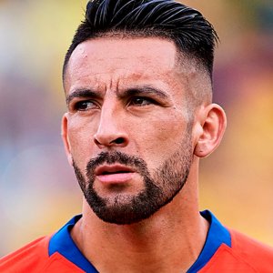 ¡Ya no se ocultan! Mauricio Isla asistió a fiesta junto a su nueva conquista