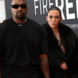 Grammy 2025: ¿Moda o provocación? Esposa de Kanye West desata polémica en alfombra roja de los premios