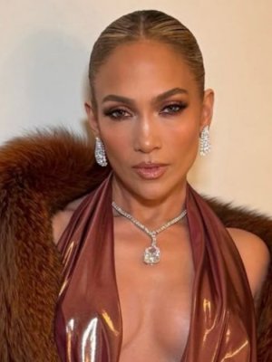 JLo sufre accidente en ensayo para los American Music Awards