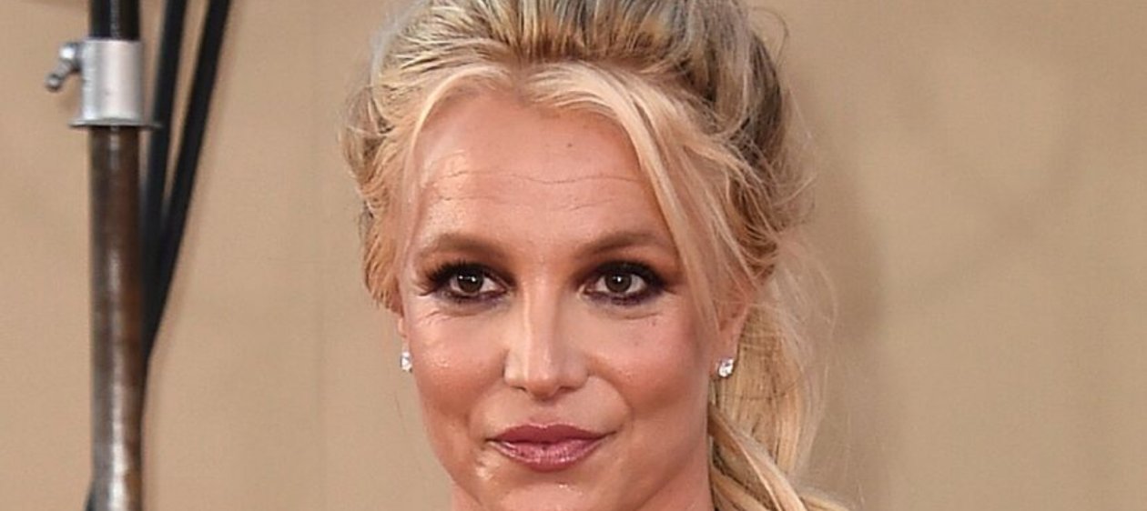 Britney Spears es amonestada por fumar y beber alcohol a bordo de un avión