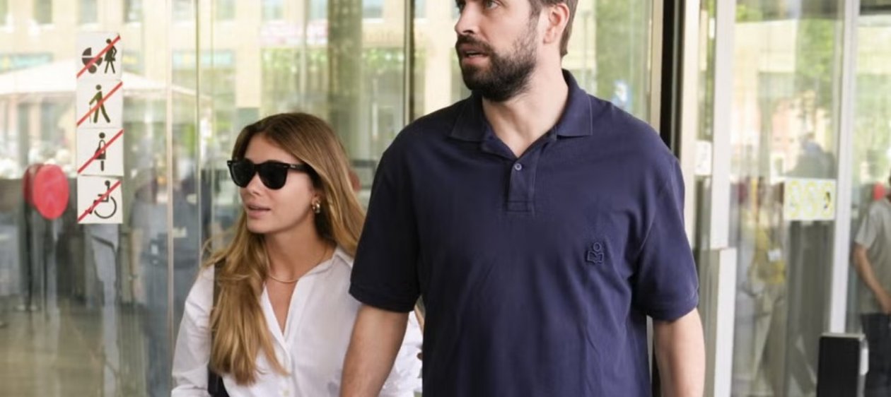 ¡Les gritaron de todo! Presencia de Piqué y su novia genera alboroto fuera de restorán