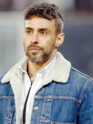 Jorge Valdivia pidió salir del país por particular motivo