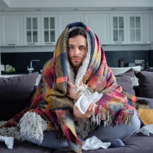Estudio revela que los hombres sufren más en los resfríos que las mujeres