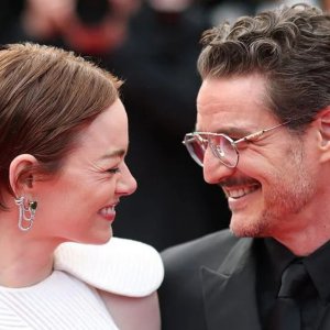 Emma Stone lanzó particular propuesta a Pedro Pascal: 