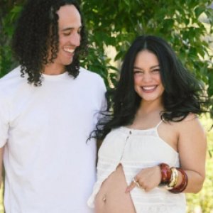 Vanessa Hudgens anuncia con tierna publicación la espera de su segundo hijo