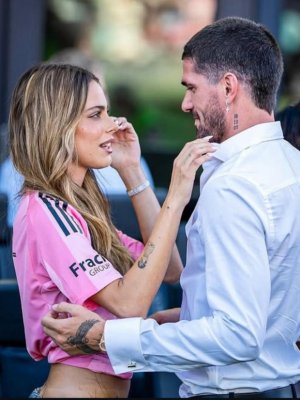 Tini Stoessel y Rodrigo De Paul confirman su reconciliación en el estadio de Inter Miami