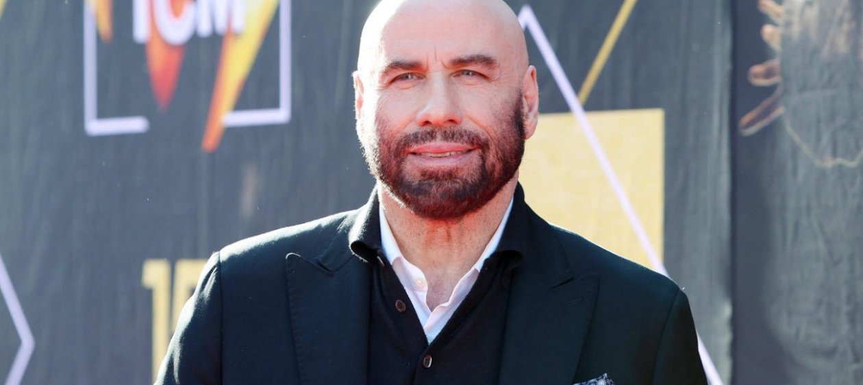 ¡Nadie lo acompañó! Registro muestra a John Travolta en Chile comiendo solito