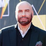 ¡Nadie lo acompañó! Registro muestra a John Travolta en Chile comiendo solito