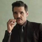 Pedro Pascal en negociaciones para protagonizar drama gay tras la salida de Joaquin Phoenix