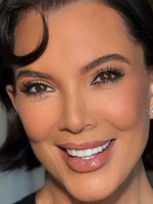 El radical y rejuvenecido nuevo look de Kris Jenner que impacta en redes